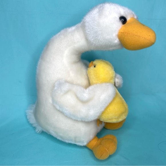 Vintage Ganz Mother Goose with Baby Plush - Picture 3 of 11